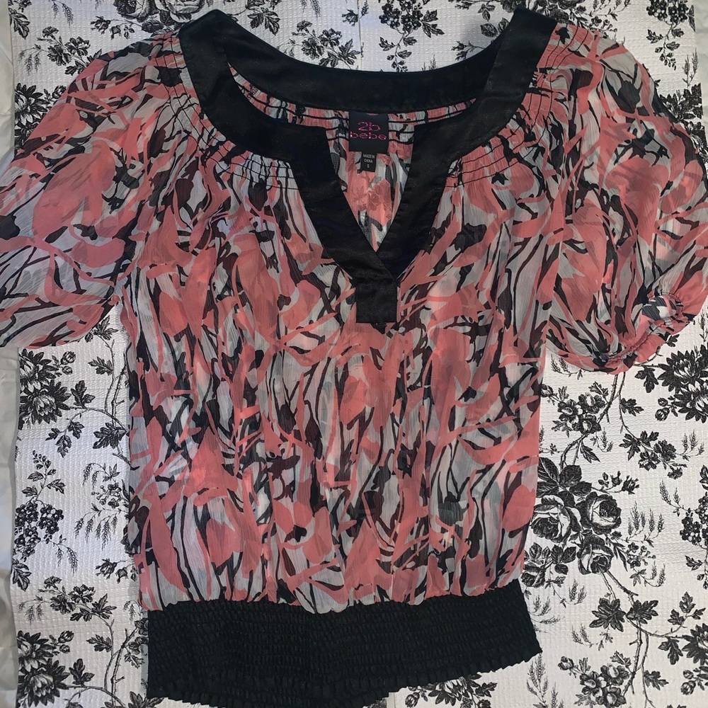 2B BEBE Blouse ✨